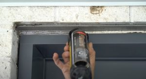 Appliquer un produit de calfeutrage à base de silicone